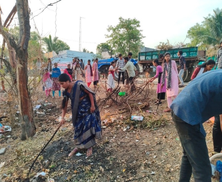 ‘పరిసరాల పరిశుభ్రత అందరి బాధ్యత’