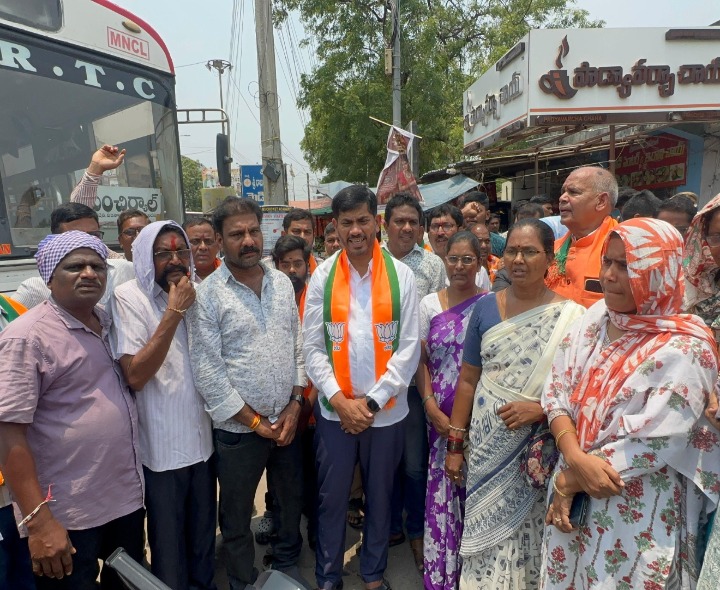 ‘ఆర్టీసీ కార్మికులను ప్రభుత్వంలో విలీనం చేయాలి’