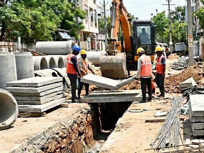 కాప్రాలో వేగంగా స్ట్రాం వాటర్ డ్రైన్ల నిర్మాణం