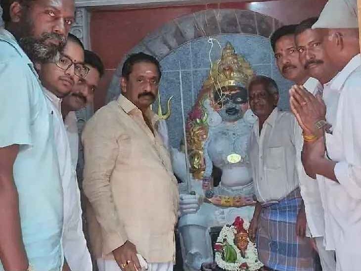 అమ్మవారి ఆశీస్సులు అందరికీ ఉండాలి: ఎమ్మెల్యే వేగుళ్ల