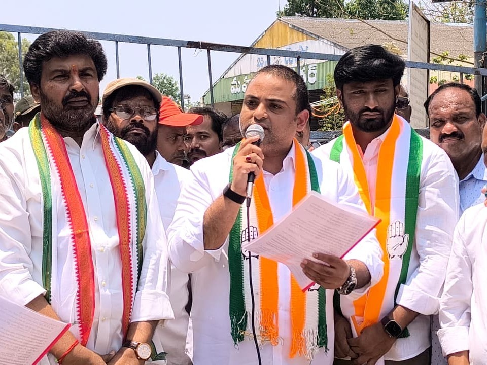 ఆర్టీసీని నష్టపరచాలని విపక్షాల కుట్ర: మిథున్ రెడ్డి