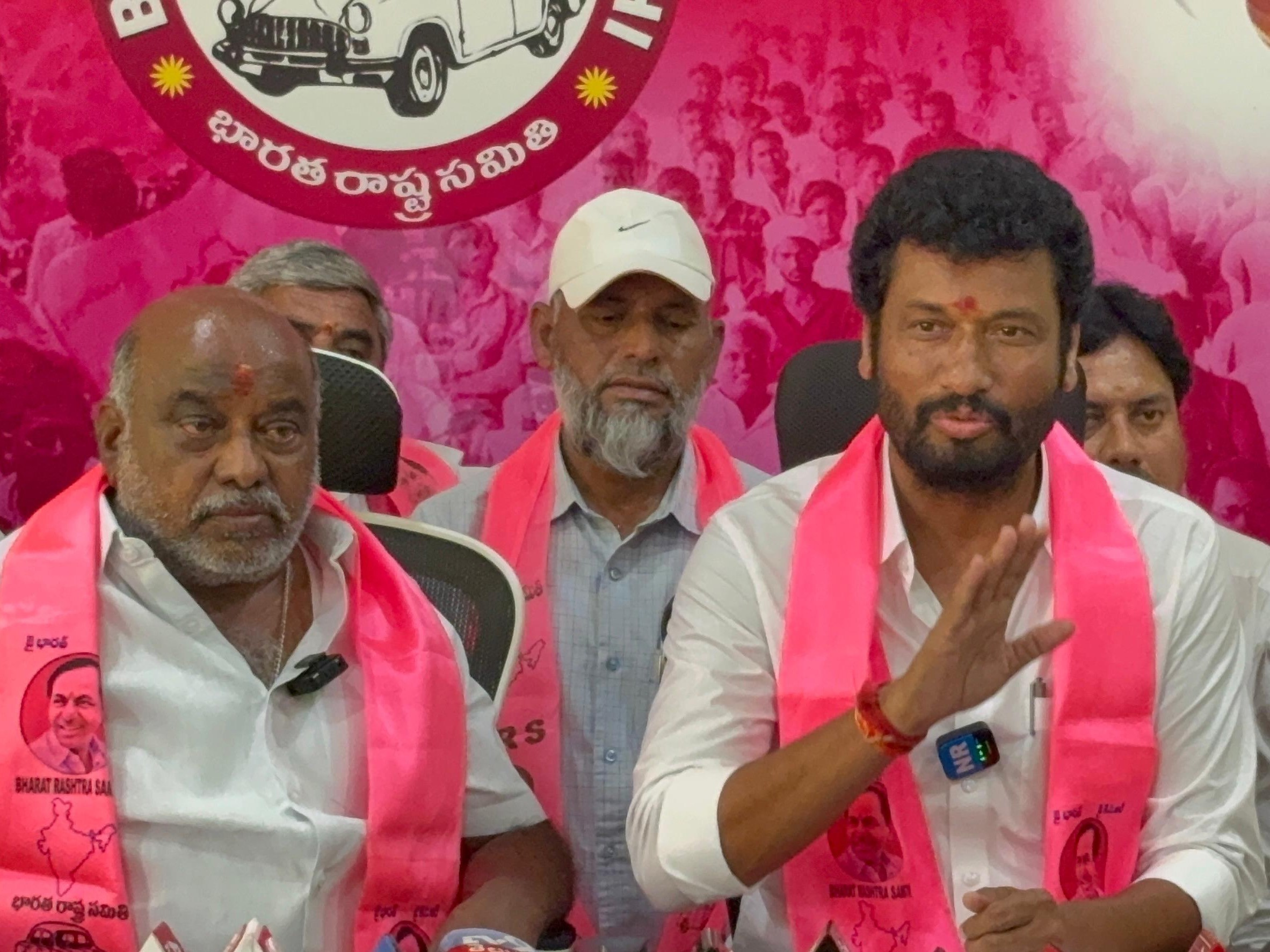 కేసీఆర్‌పై తప్పుడు ప్రచారం మానుకోవాలి: బోథ్ MLA