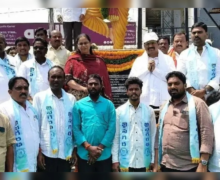 భగీరథ మహర్షి ఆశయాలను కొనసాగిద్దాం: కలెక్టర్