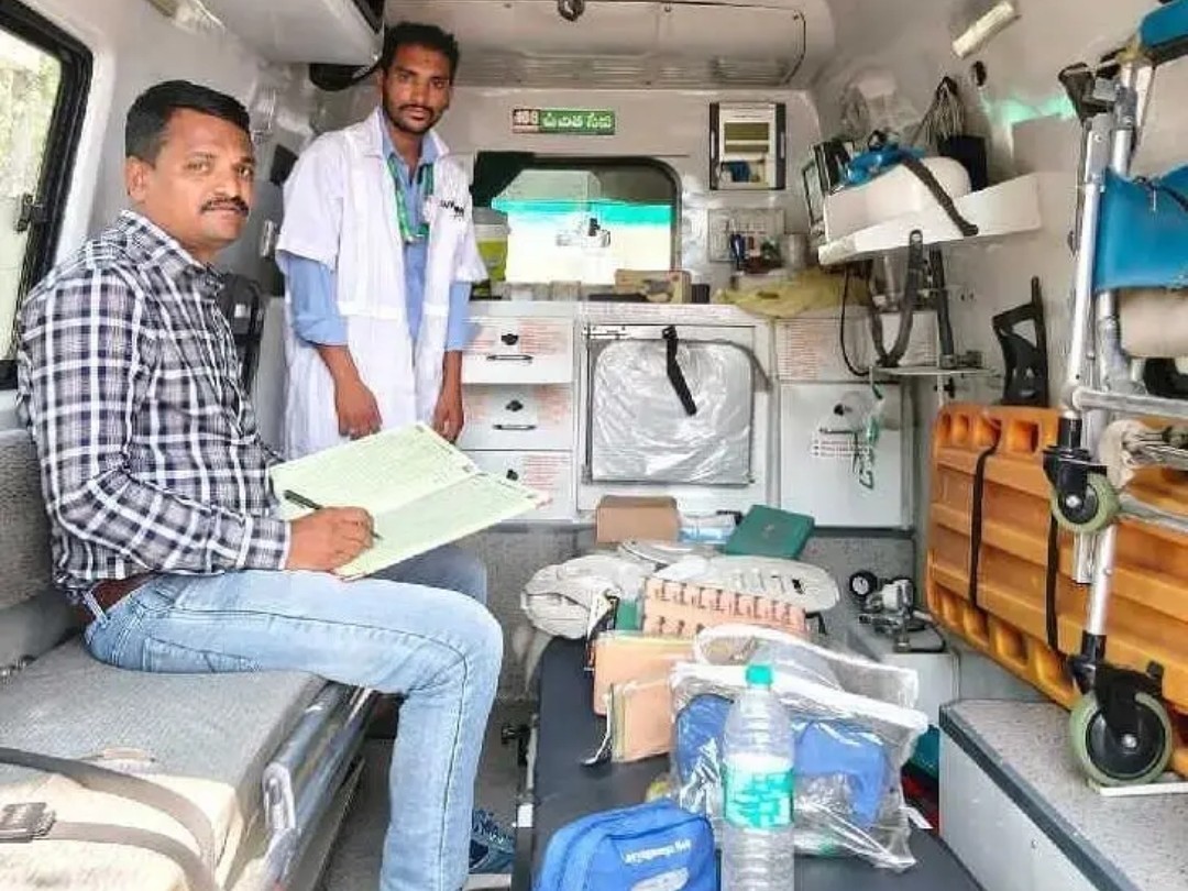 పెద్దేముల్ అంబులెన్స్ ఆకస్మిక తనిఖీ
