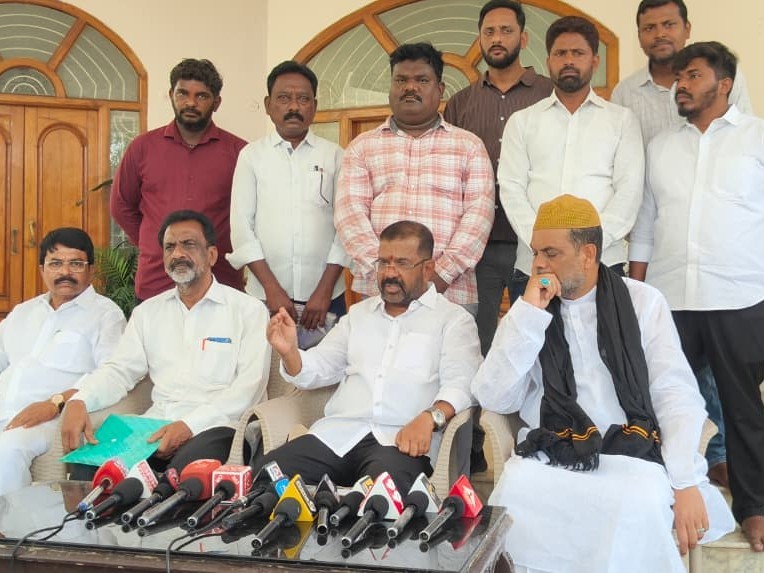 బహిరంగ చర్చకు సిద్ధం: MLA నాయిని