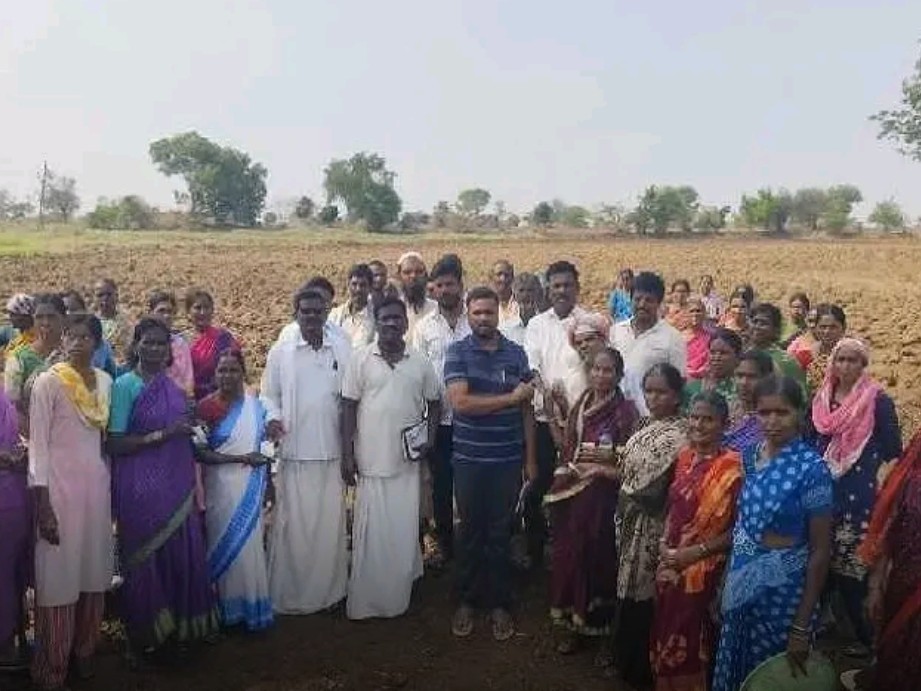 చిన్ననందిగామలో కూలీలకు ORS ప్యాకెట్ల పంపిణీ