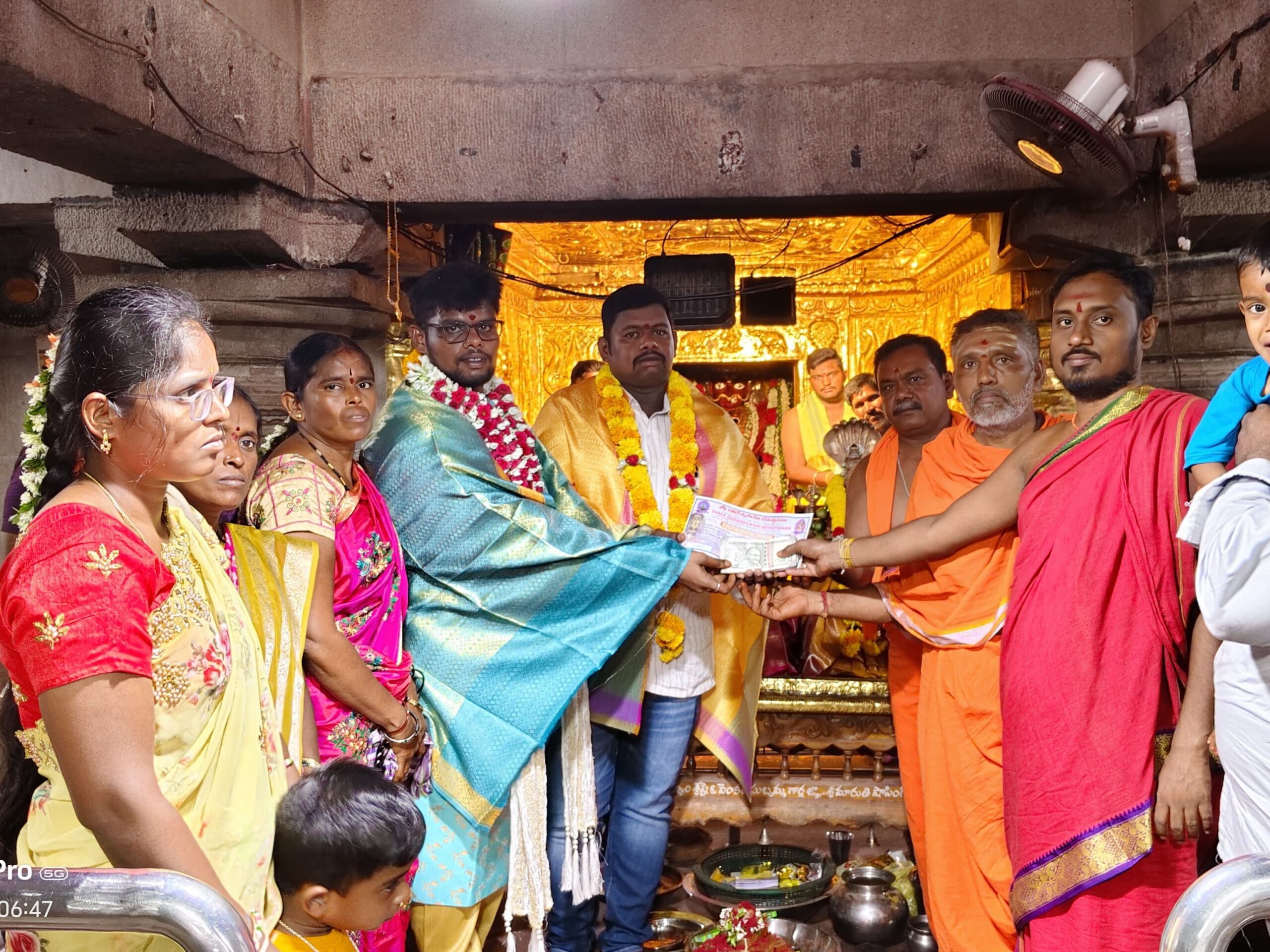 చౌడేశ్వరి దేవి ఆలయ అభివృద్ధికు విరాళం