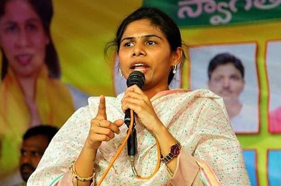 జగన్ సీమకు చేసింది ఏం లేదు: భూమా అఖిలప్రియ