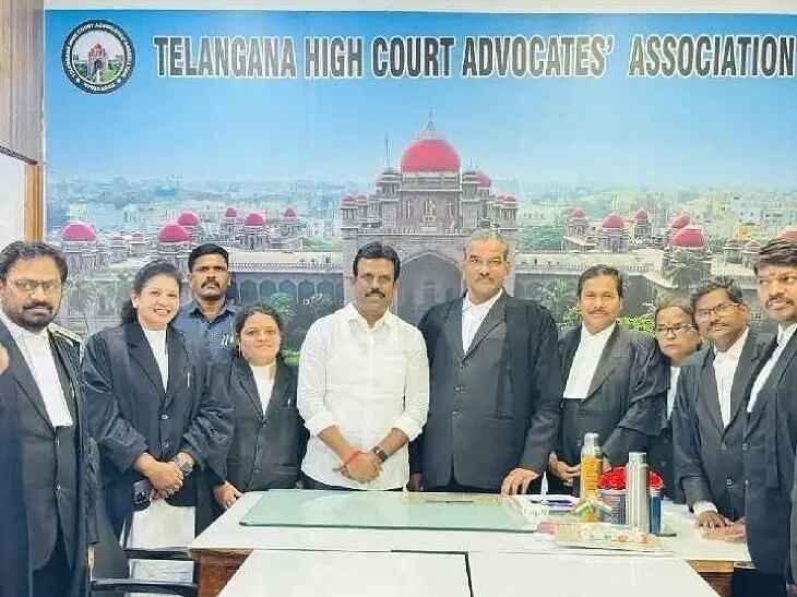 ఎమ్మెల్యేకి కృతజ్ఞతలు తెలిపిన న్యాయవాదులు