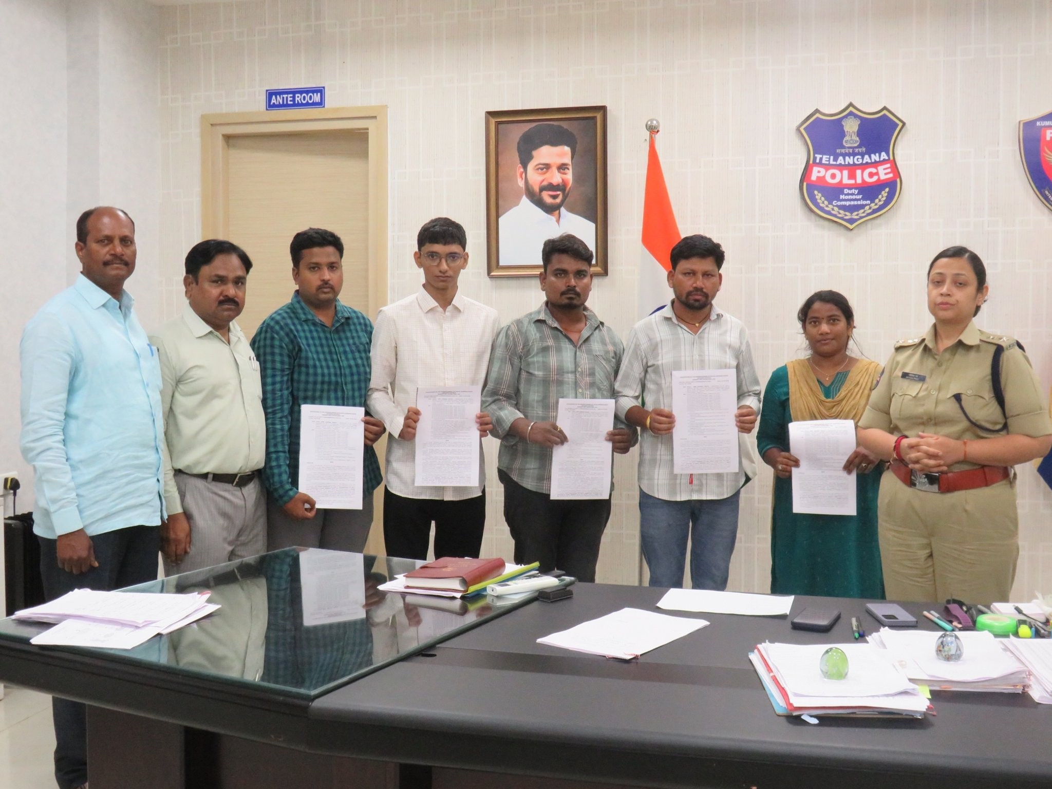 ఐదుగురు అభ్యర్థులకు ఉద్యోగ నియామక పత్రాల అందజేత