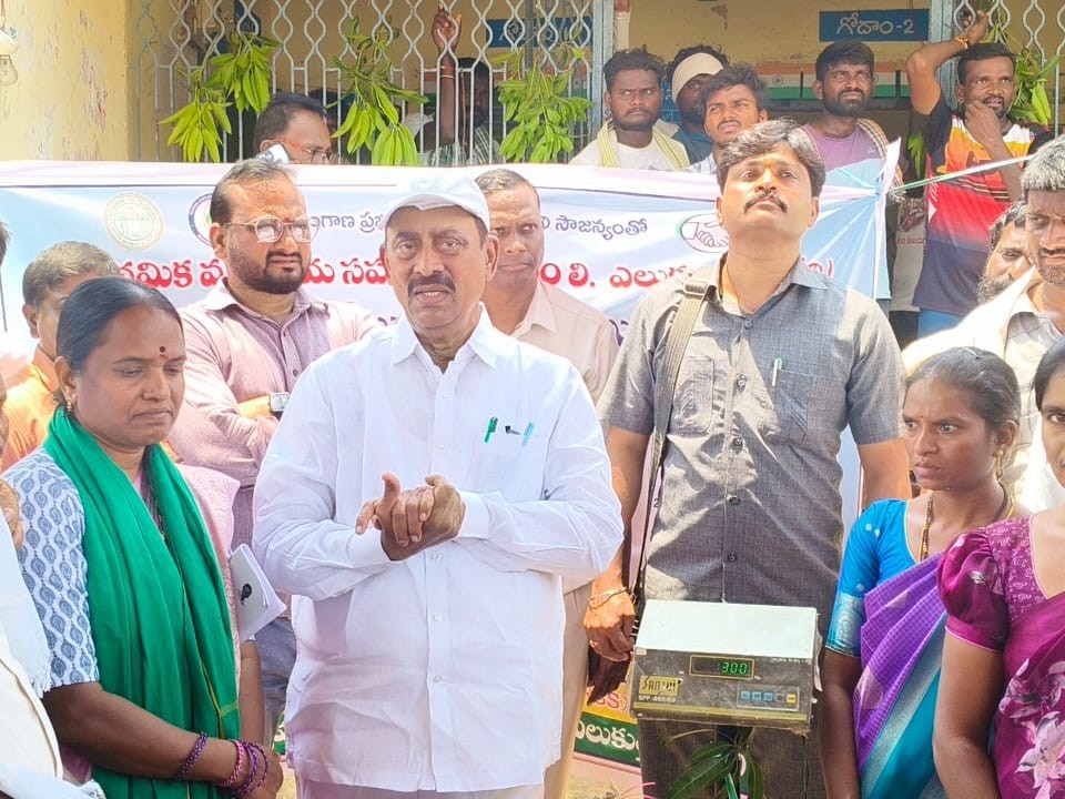అధిక దిగుబడినిచ్చే పంటలను సాగు చేయాలి: MLA