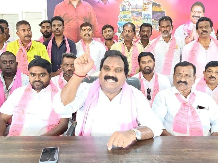 పిల్లర్లను రిపేర్ చేయించాలి: ఆరూరి