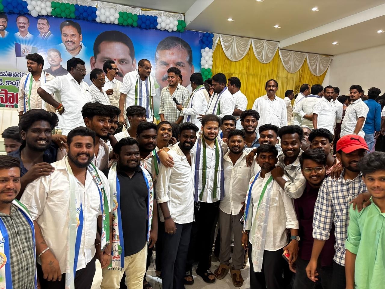 వైసీపీలో చేరిన 50 కుటుంబాలు