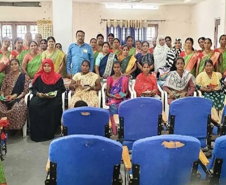 ఎంపీడీవో కార్యాలయంలో సామూహిక సీమంతాలు