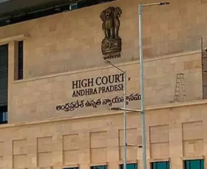 మాకు అధికారం ఉంటే అతన్ని సస్పెండ్ చేస్తాం:  హైకోర్టు