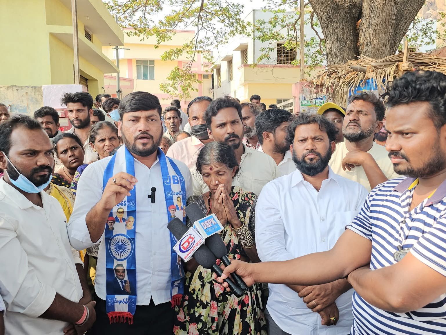 దళిత యువకుడి హత్యపై దళిత సంఘాల ఆగ్రహం