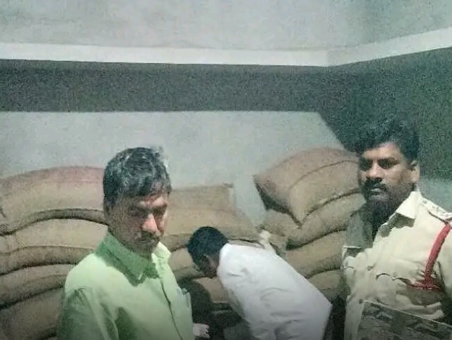 భారీగా పట్టుబడ్డ రేషన్ బియ్యం