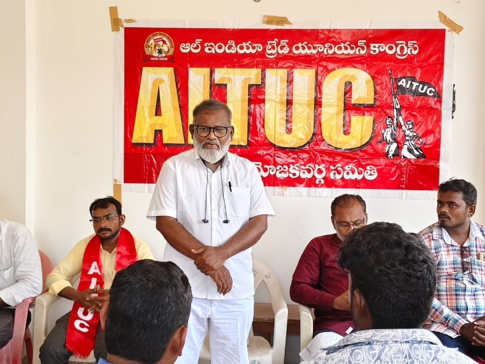 ‘మీటర్ రీడర్స్ సమస్యలు వెంటనే పరిష్కరించాలి’