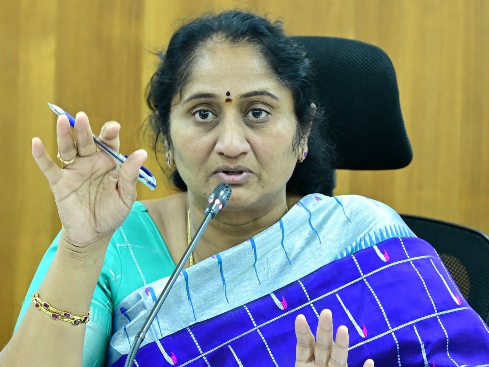 విద్యార్థి మృతి పట్ల మంత్రి దిగ్భ్రాంతి వ్యక్తం