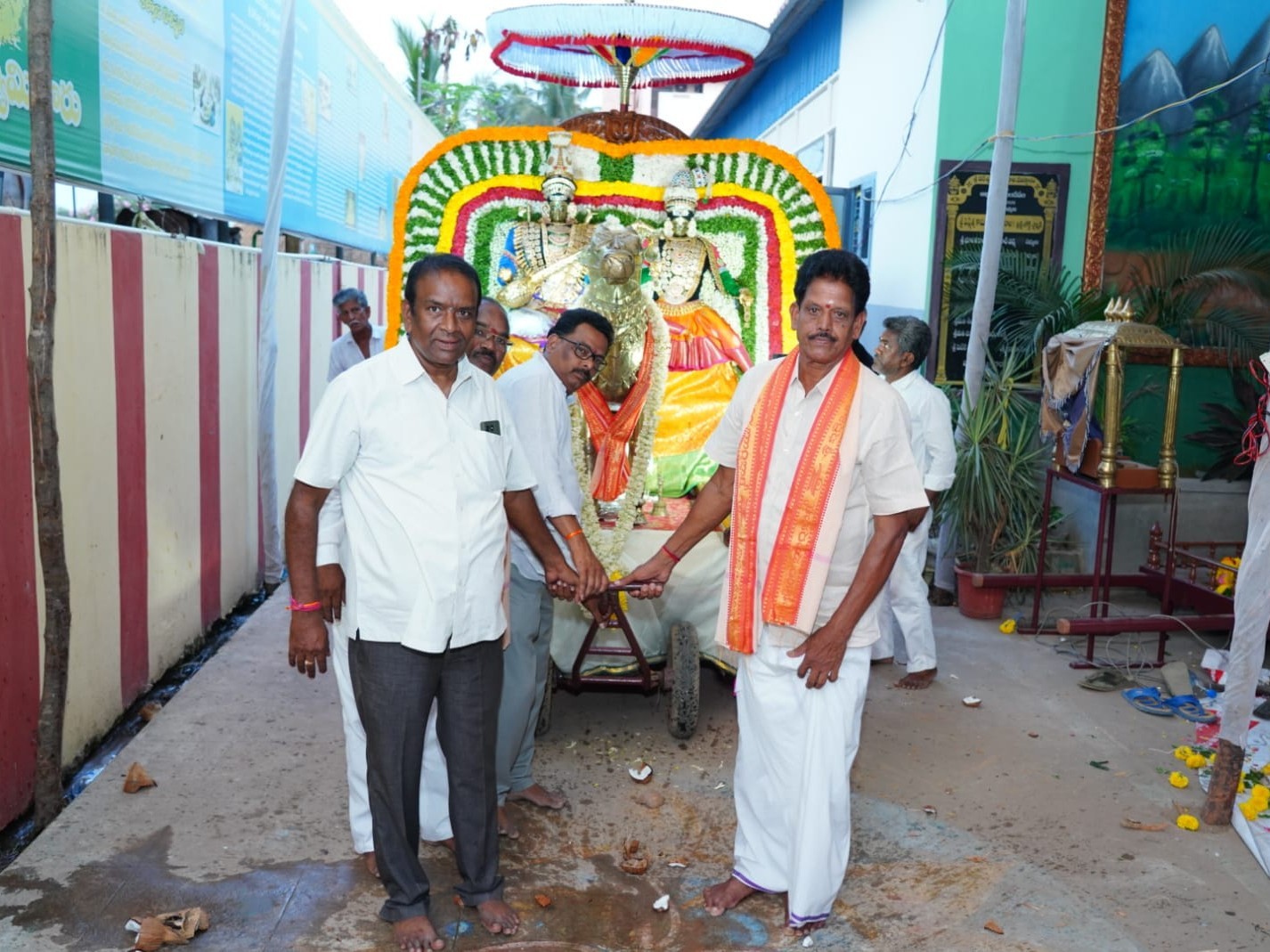 నంది వాహనంపై వీరేశ్వర స్వామి ఊరేగింపు