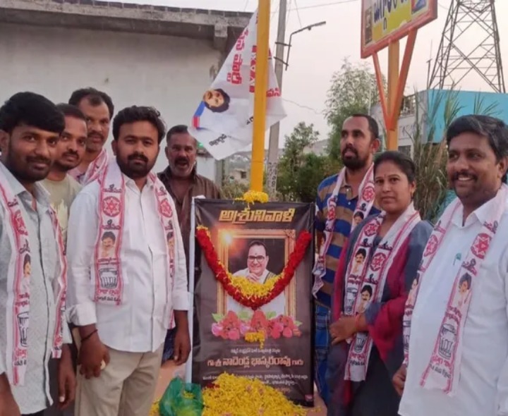 మాజీ సీఎంకు జనసేన నేతల నివాళులు