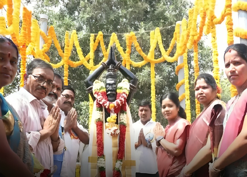 దీక్ష పట్టుదలకు మారుపేరు భగీరథ మహర్షి: కలెక్టర్