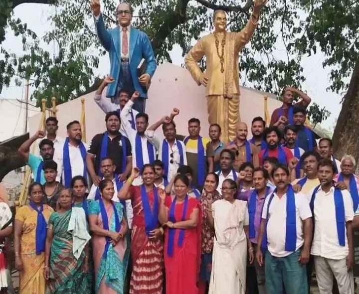 ఎమ్మెల్సీను అరెస్టు చేయాలని దళిత నేతల ఆందోళన