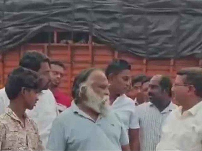 పేపర్ బాయ్లకు సైకిళ్లు కొనిచ్చిన జగ్గారెడ్డి