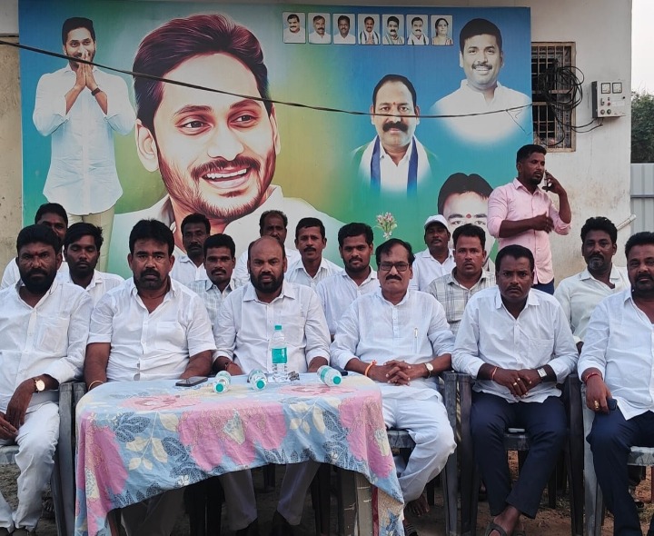 ’50 ఏళ్లు నిండిన బీసీలకు పెన్షన్ ఇవ్వాలి’