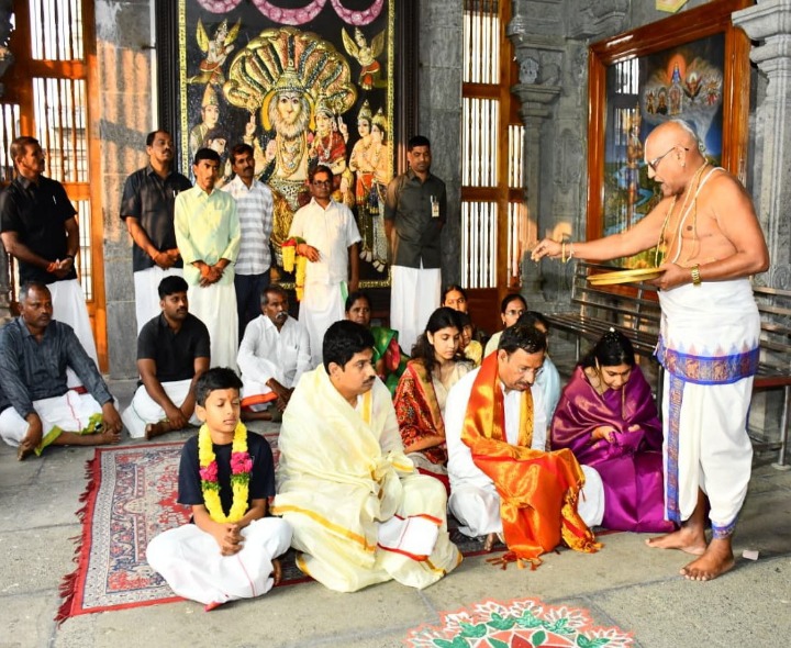 లక్ష్మీనరసింహస్వామిని దర్శించుకున్న సీపీ సజ్జనార్