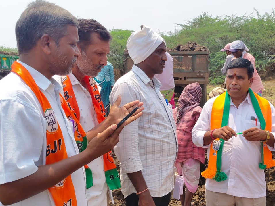 వి‌బి జి. రామ్‌జి పథకం పనులను పరిశీలించిన.. BJP నేతలు
