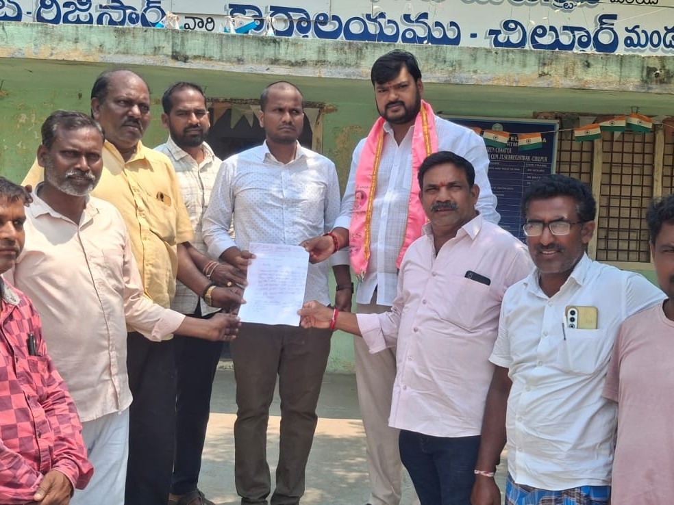 సమస్యలను పరిష్కరించాలని అధికారులకు వినతి