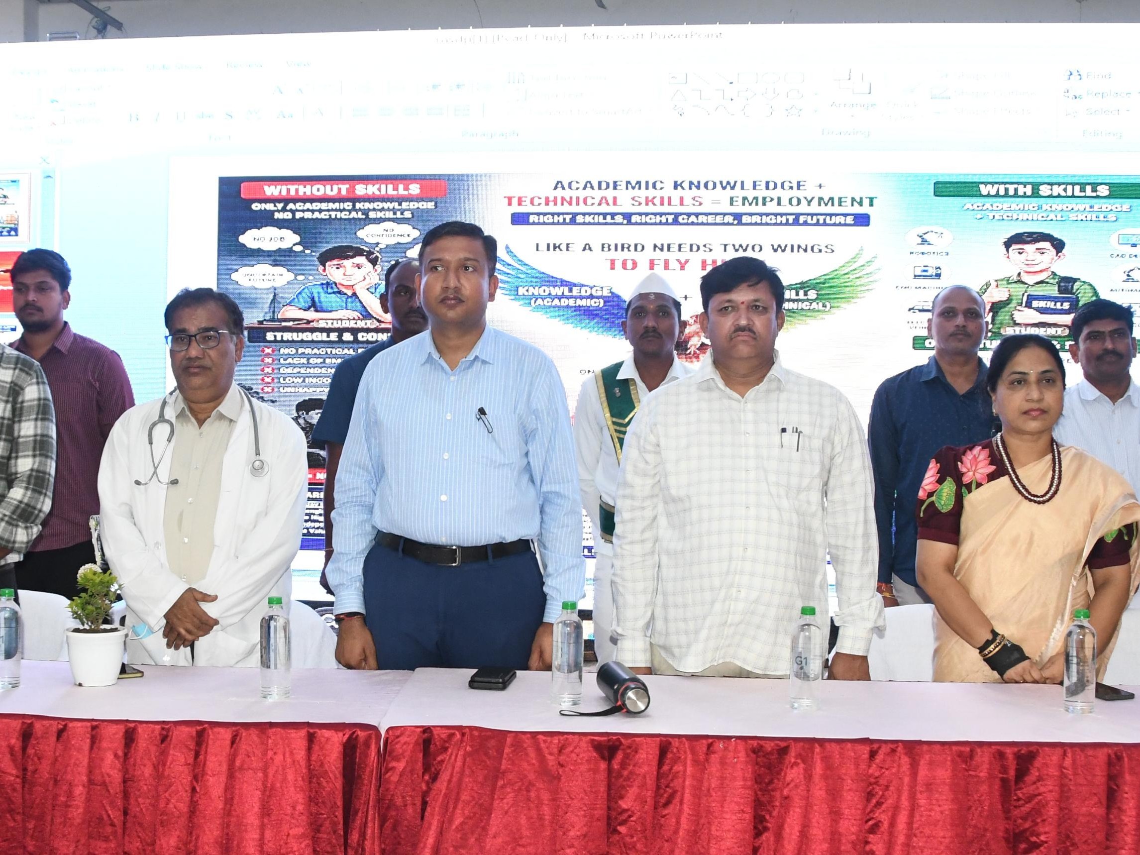 నైపుణ్యంతోనే ఉజ్వల భవిష్యత్తు: కలెక్టర్ రాజర్షి షా