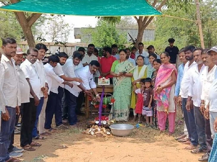 కొండపాకలో ధాన్యం కొనుగోలు కేంద్రం ప్రారంభం