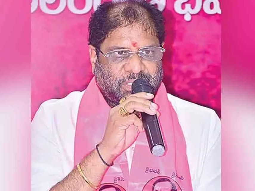 డ్రైవర్ శంకర్ గౌడ్ మూర్తిపై ఎంపీ నివాళి
