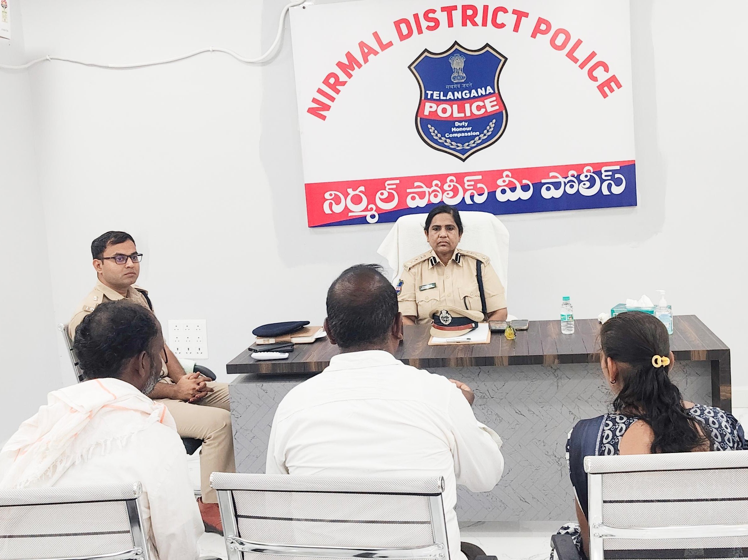 బైంసా గ్రీవెన్స్ డేలో పాల్గొన్న ఎస్పీ