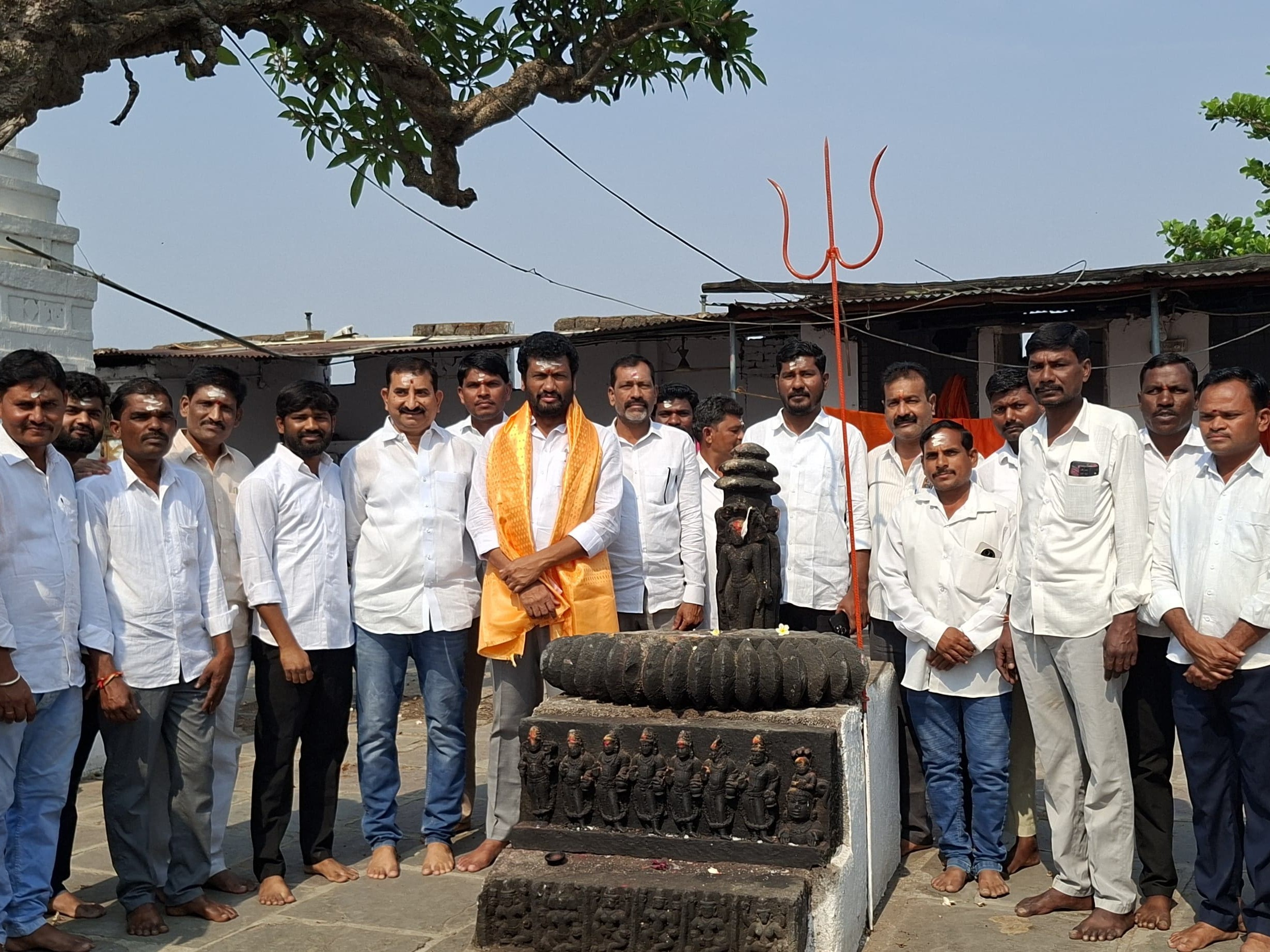 మల్లికార్జున స్వామి ఆలయాన్ని దర్శించుకున్న ఎమ్మెల్యే