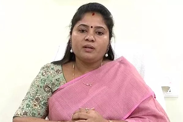 డైవర్షన్ కోసమే జగన్‌పై ఆరోపణలు: పుష్పశ్రీవాణి