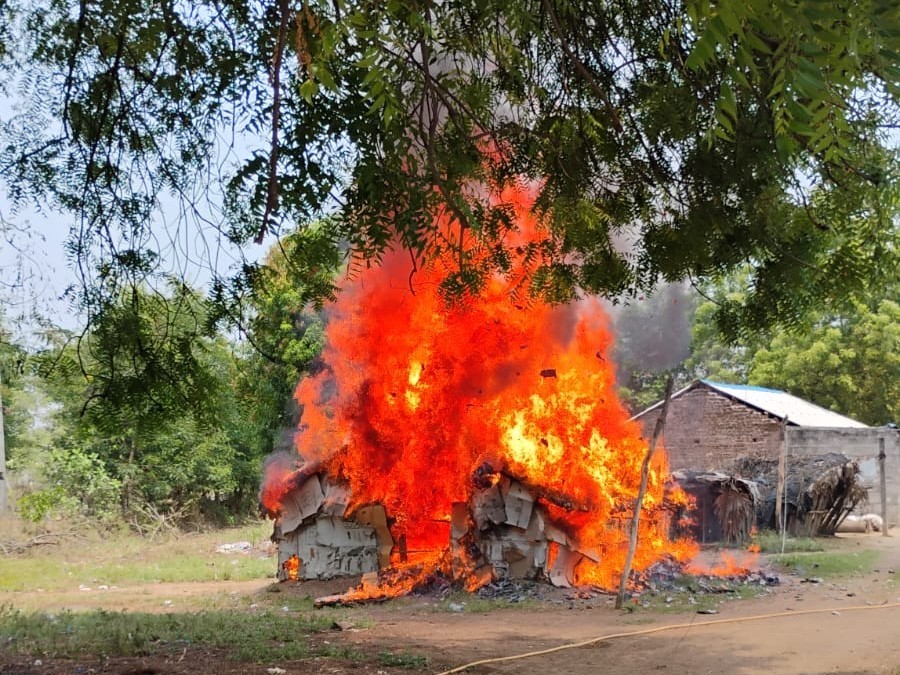 రాజారంలో పూరి గుడిసె దగ్ధం