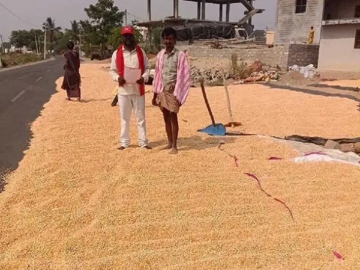 మొక్కజొన్న కొనుగోలు కేంద్రాలను పెంచాలని వినతి