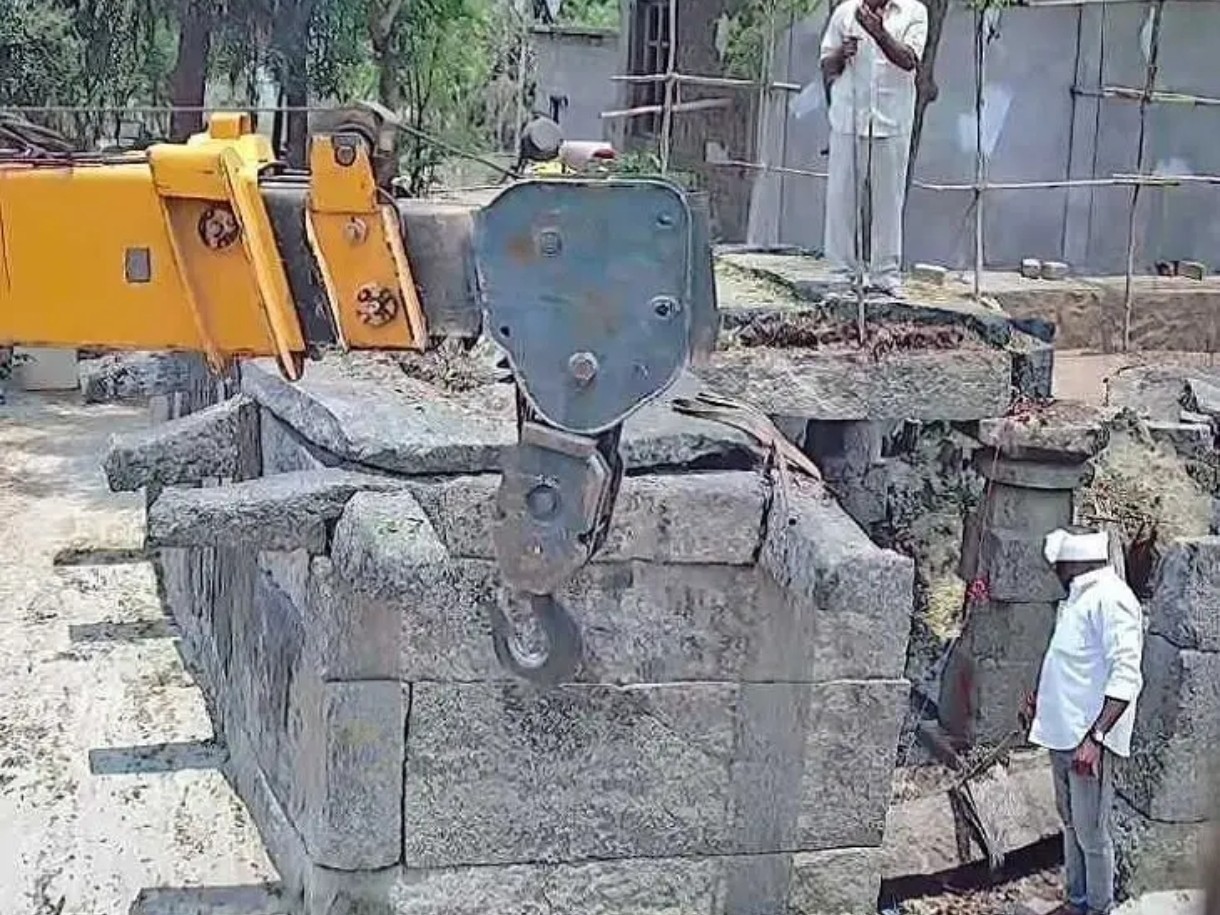 ఆలయ పునర్నిర్మాణం ప్రారంభం