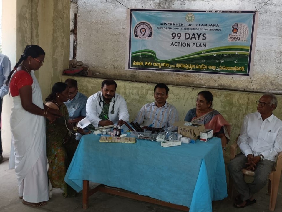 పీహెచ్‌సీలో ప్రత్యేక వైద్య శిబిరం
