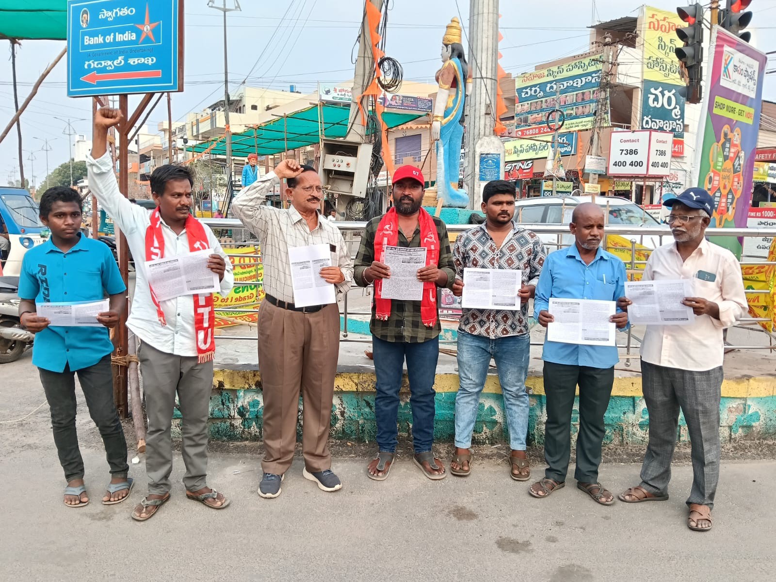 ప్రభుత్వ వైఖరి వల్లే సమ్మెలు చేస్తున్నారు: IFTU