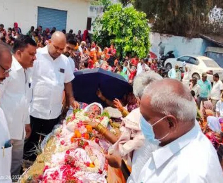 మ‌ధు, ధ‌నుంజ‌య్ గౌడ్‌ల‌కు మాజీ ఎమ్మెల్యే నివాళి