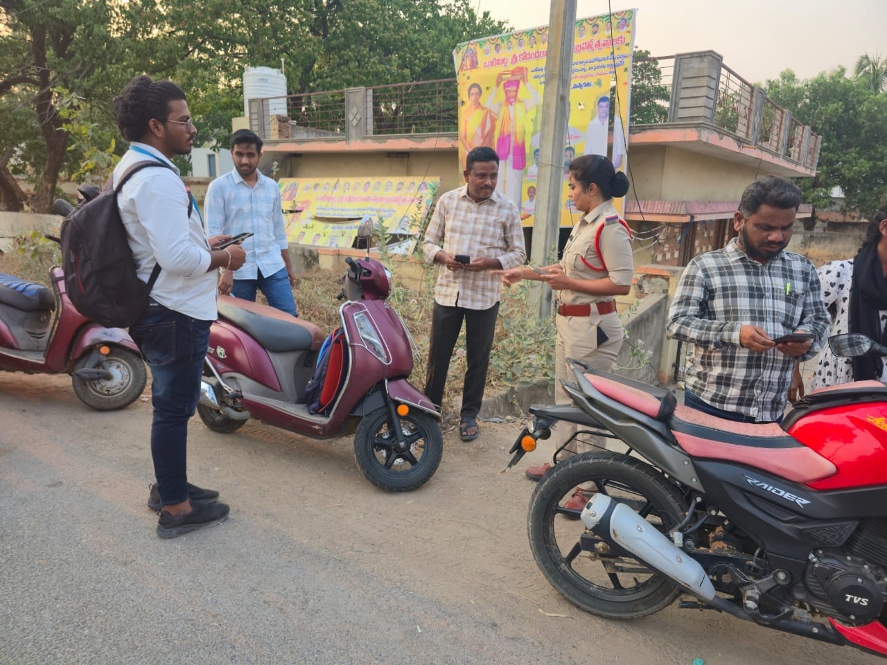 వాహన తనిఖీలు.. 201 మందిపై కేసు నమోదు