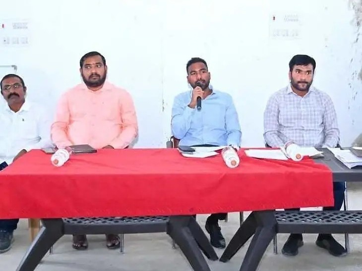 ‘ఉపాధి హామీ పనుల్లో అధికారులు నిర్లక్ష్యం చేయొద్దు’