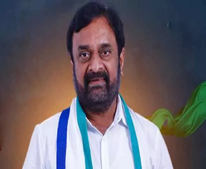 కలెక్టరేట్ వద్ద అంబటి ధర్నా