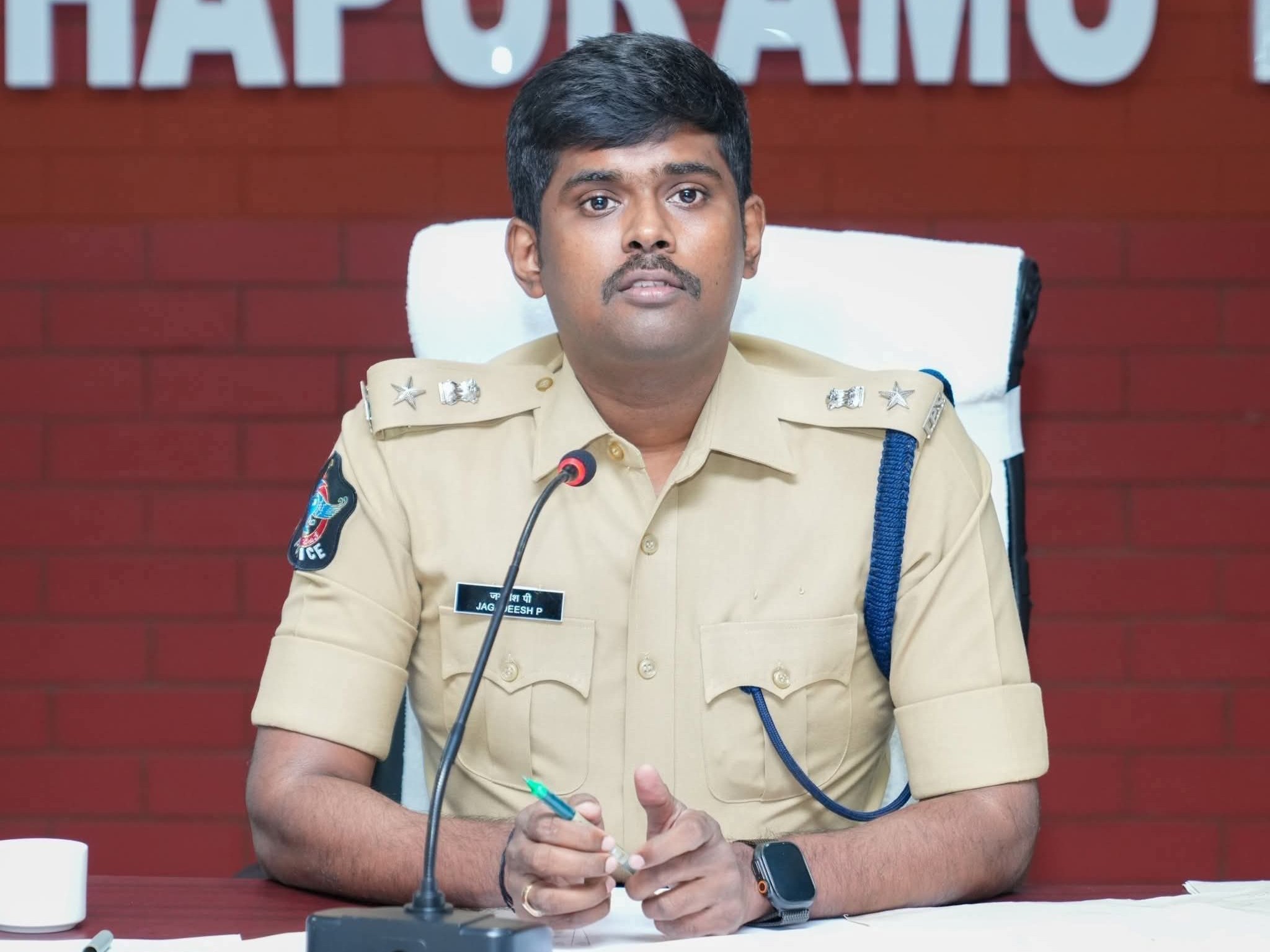 హనీట్రాప్ కేసులో వీఆర్‌కు ఆరుగురు పోలీసులు