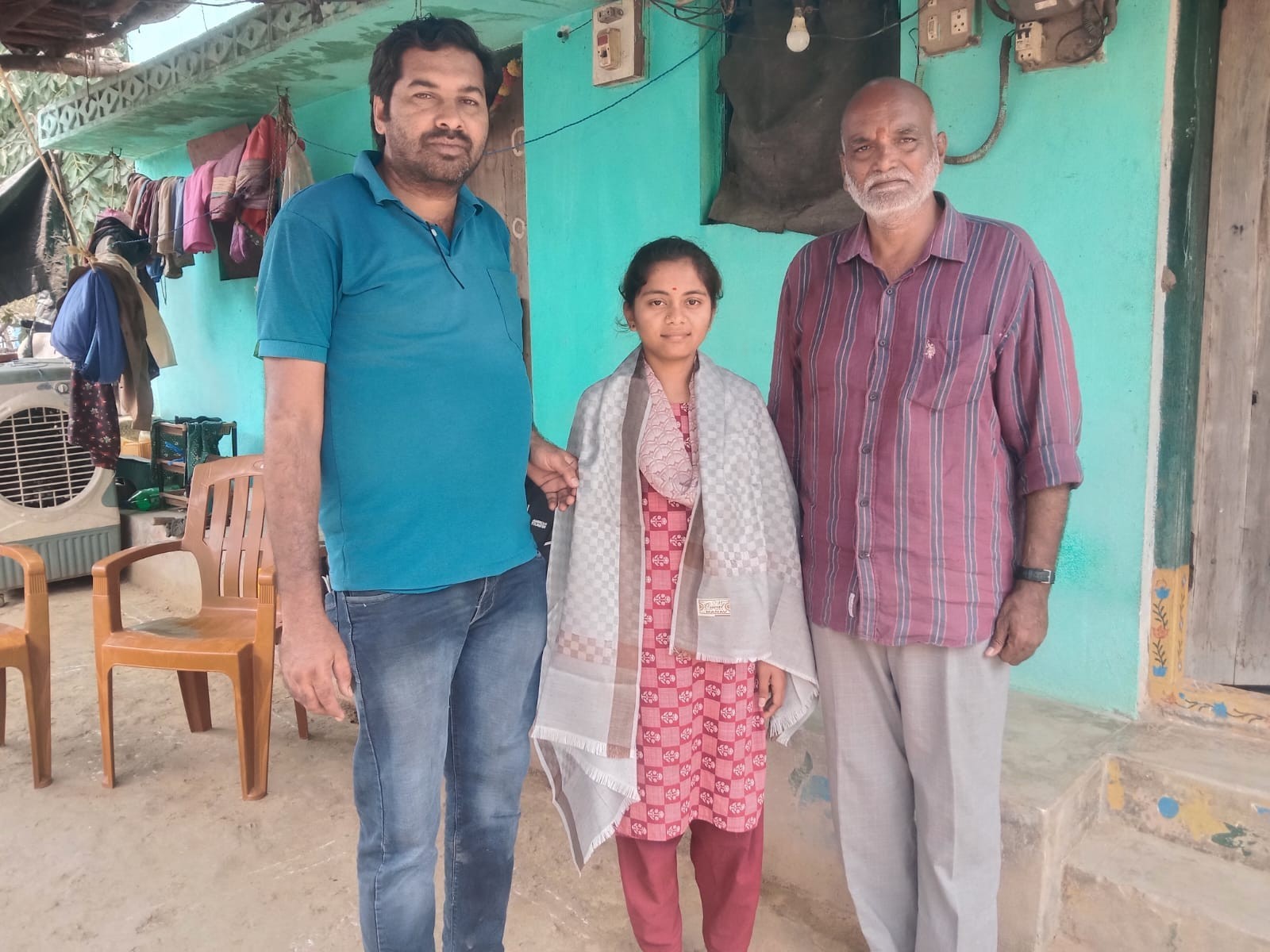 కష్టపడి చదివి ఉన్నత స్థానంలో ఉండాలి: మాజీ ZPTC