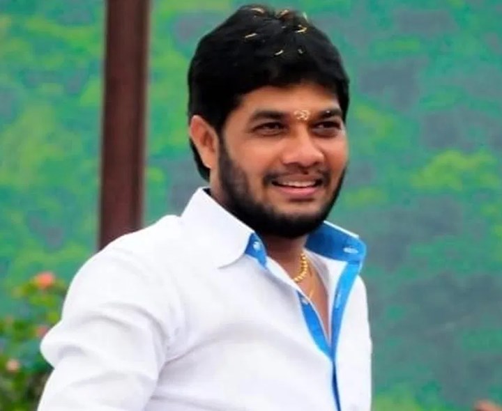 కాకినాడ కోర్టుకు వైసీపీ ఎమ్మెల్సీ అనంతబాబు